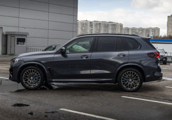 Подержанный автомобиль BMW X5 2019 года (12 фото)