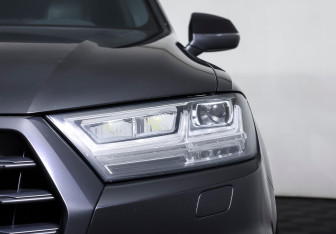 Подержанный автомобиль Audi Q7 2018 года (31 фото)