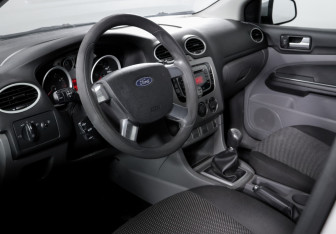 Подержанный автомобиль Ford Focus Hatchback 2010 года (14 фото)