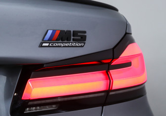 Подержанный автомобиль BMW M5 Sedan 2018 года (29 фото)