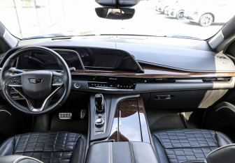 Подержанный автомобиль Cadillac Escalade Suv 2022 года (18 фото)