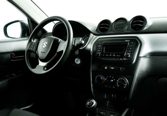 Подержанный автомобиль Suzuki Vitara 2018 года (11 фото)