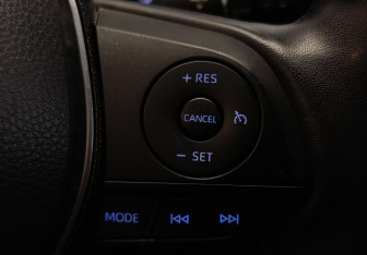 Подержанный автомобиль Toyota RAV4 2021 года (16 фото)