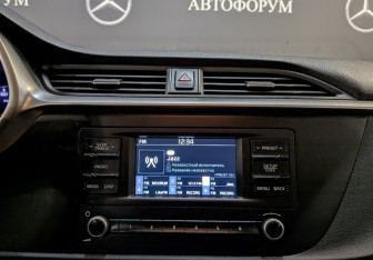 Подержанный автомобиль Kia Rio Hatchback 2021 года (17 фото)