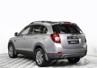 Подержанный автомобиль Chevrolet Captiva 2008 года (7 фото)
