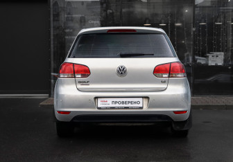 Подержанный автомобиль Volkswagen Golf Hatchback 2011 года (6 фото)