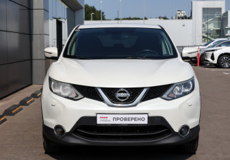 Подержанный автомобиль Nissan Qashqai 2014 года (2 фото)