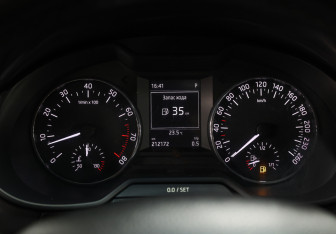 Подержанный автомобиль Skoda Octavia Liftback 2014 года (13 фото)