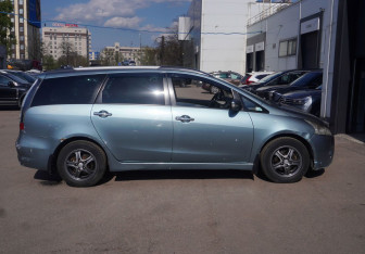 Подержанный автомобиль Mitsubishi Grandis 2007 года (4 фото)