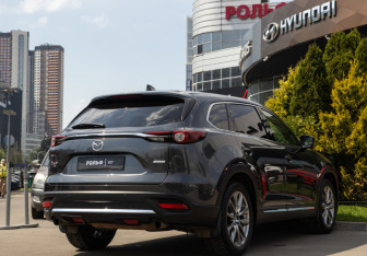 Подержанный автомобиль Mazda CX-9 2017 года (4 фото)