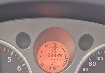 Подержанный автомобиль Nissan X-Trail 2007 года (14 фото)