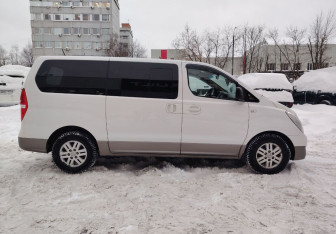 Подержанный автомобиль Hyundai H-1 2016 года (4 фото)