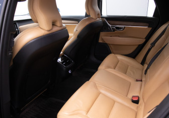Подержанный автомобиль Volvo S90 2019 года (11 фото)