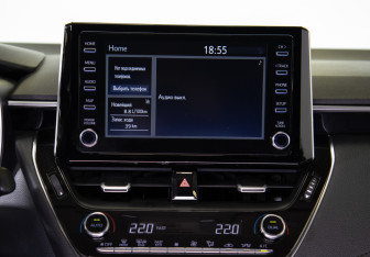 Подержанный автомобиль Toyota Corolla Sedan 2019 года (19 фото)