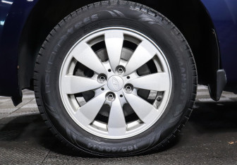 Подержанный автомобиль LADA (ВАЗ) Granta Sedan 2012 года (8 фото)