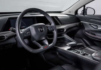 Подержанный автомобиль Changan UNI-T 2023 года (14 фото)