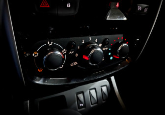 Подержанный автомобиль Nissan Terrano 2020 года (26 фото)