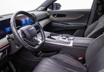 Подержанный автомобиль Jaecoo J8 2024 года (10 фото)