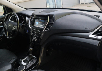 Подержанный автомобиль Hyundai Santa Fe 2016 года (7 фото)