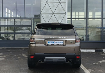 Подержанный автомобиль Land Rover Range Rover Sport 2015 года (6 фото)