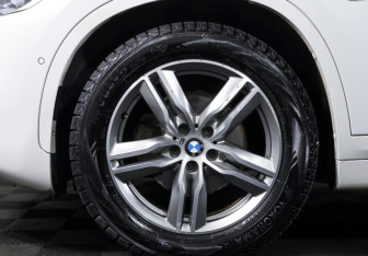 Подержанный автомобиль BMW X1 2019 года (18 фото)