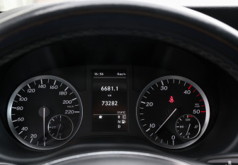 Подержанный автомобиль Mercedes-Benz Vito 2018 года (13 фото)