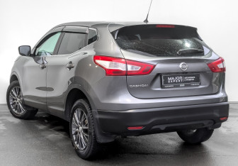 Подержанный автомобиль Nissan Qashqai 2014 года (7 фото)