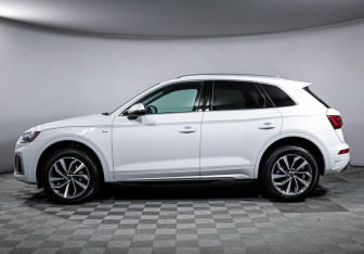 Подержанный автомобиль Audi Q5 2024 года (8 фото)