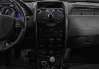 Подержанный автомобиль Renault Duster 2017 года (14 фото)