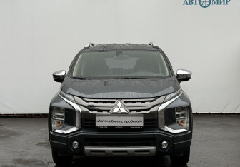 Подержанный автомобиль Mitsubishi Xpander 2022 года (2 фото)