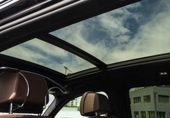 Подержанный автомобиль BMW X7 2021 года (21 фото)