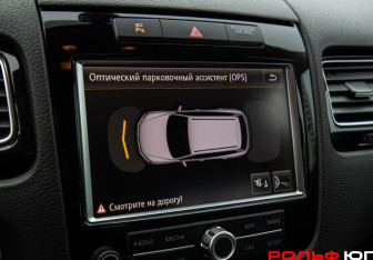 Подержанный автомобиль Volkswagen Touareg 2010 года (15 фото)