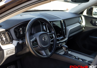 Подержанный автомобиль Volvo XC60 2021 года (17 фото)