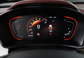 Подержанный автомобиль Geely Coolray 2023 года (11 фото)