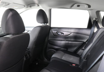 Подержанный автомобиль Nissan X-Trail 2018 года (12 фото)