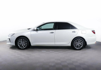 Подержанный автомобиль Toyota Camry Sedan 2016 года (3 фото)