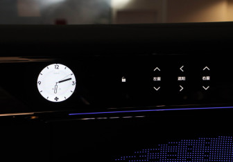 Подержанный автомобиль Zeekr 009 2023 года (23 фото)