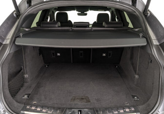 Подержанный автомобиль Jaguar F-Pace 2020 года (10 фото)