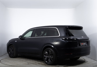 Подержанный автомобиль LiXiang L9 2023 года (6 фото)