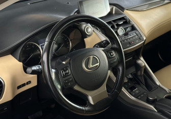 Подержанный автомобиль Lexus NX 2015 года (12 фото)