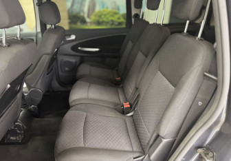 Подержанный автомобиль Ford Galaxy 2008 года (12 фото)