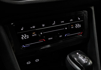 Подержанный автомобиль Volkswagen Tiguan 2022 года (20 фото)