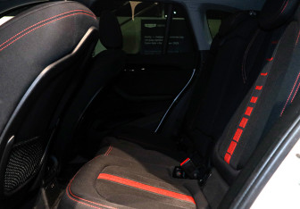 Подержанный автомобиль BMW X1 2018 года (8 фото)