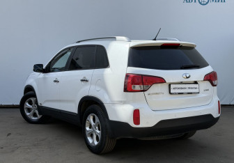 Подержанный автомобиль Kia Sorento 2013 года (7 фото)