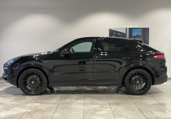 Подержанный автомобиль Porsche Cayenne 2019 года (8 фото)