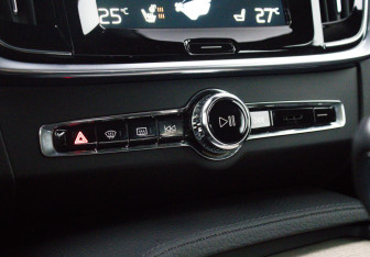 Подержанный автомобиль Volvo S90 2020 года (21 фото)