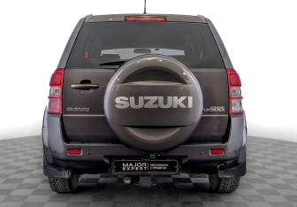 Подержанный автомобиль Suzuki Grand Vitara 2012 года (6 фото)
