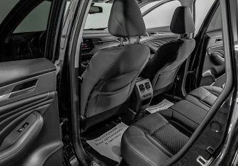 Подержанный автомобиль Haval F7 2022 года (11 фото)