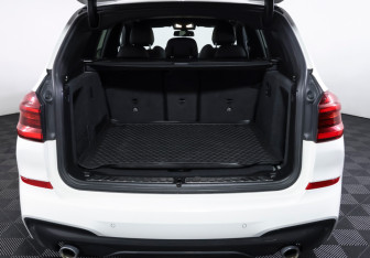Подержанный автомобиль BMW X3 2020 года (9 фото)