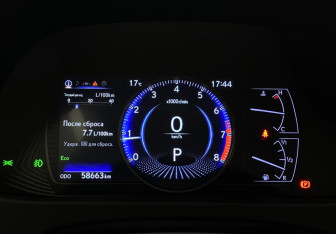 Подержанный автомобиль Lexus UX 2019 года (21 фото)
